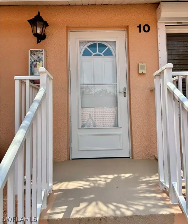Naples, FL 34114,6650 Beach Resort DR #910