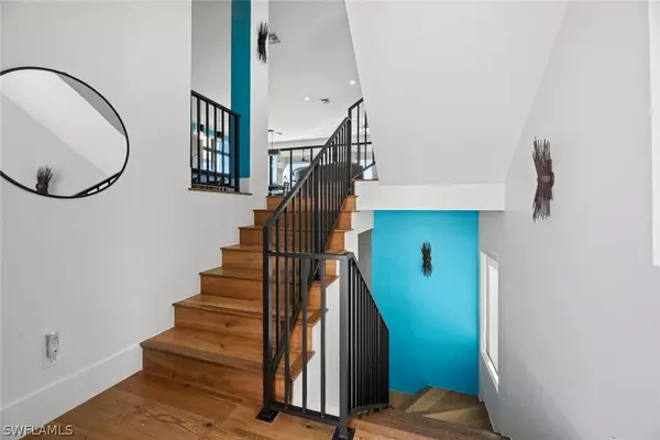 Fort Myers Beach, FL 33931,250 Crescent ST