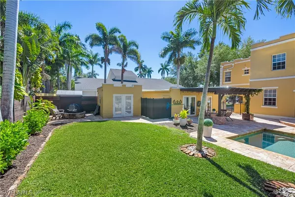 Fort Myers, FL 33901,1221 Canterbury DR