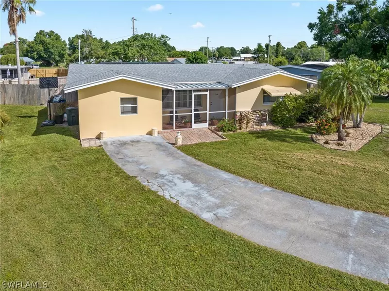 1365 Washington DR, North Fort Myers, FL 33917