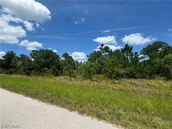 461 Lambda AVE S, Lehigh Acres, FL 33974