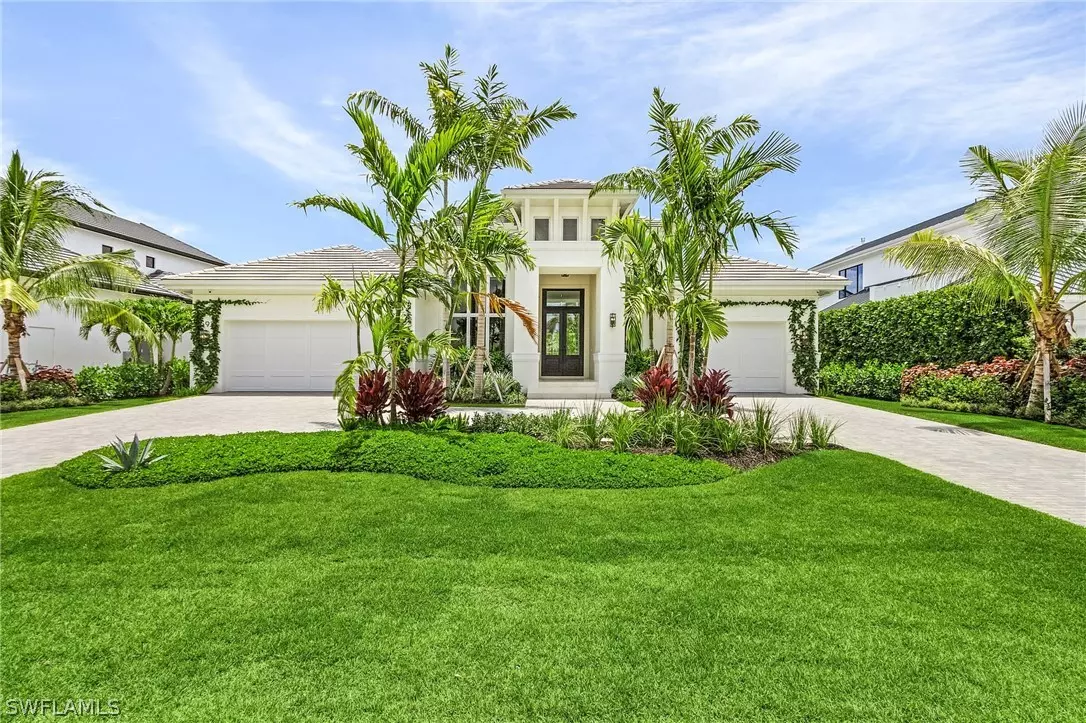 Naples, FL 34103,592 Pine Grove LN