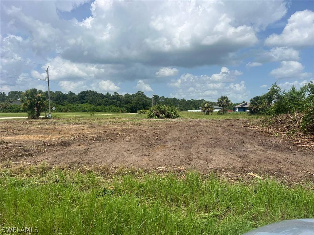 Labelle, FL 33935,8002 Buttercup CIR