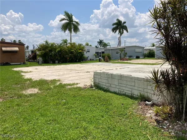 Fort Myers, FL 33905,253 Hamlin DR