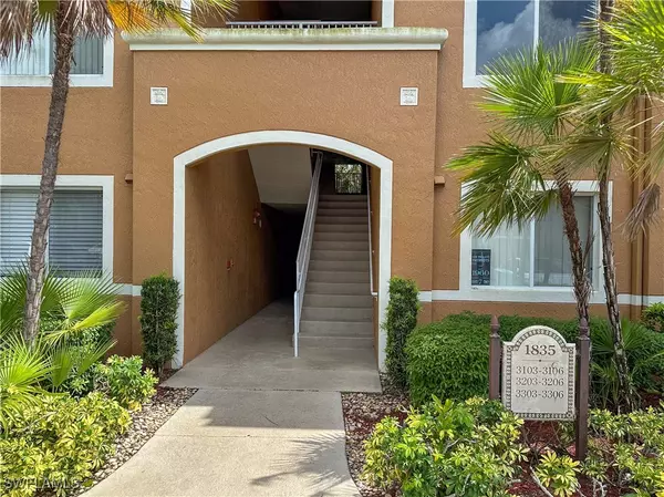 Naples, FL 34112,1835 Florida Club CIR #3203