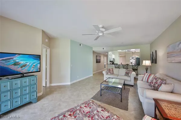Naples, FL 34110,526 Lake Louise CIR #4-403