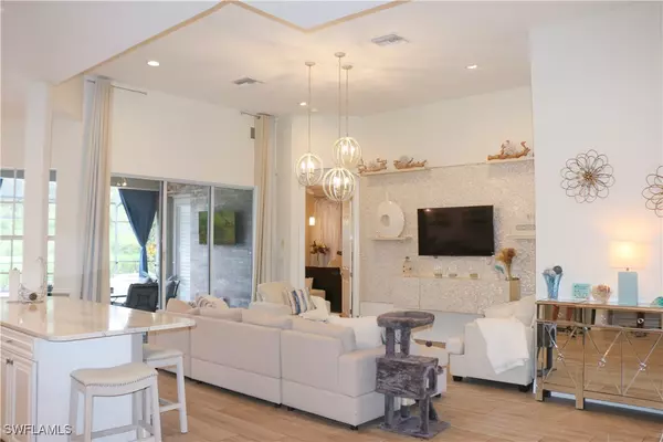 Naples, FL 34120,9109 Quartz LN