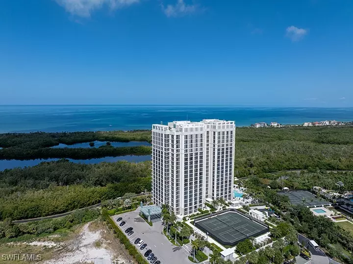 6897 Grenadier BLVD W #1002, Naples, FL 34108