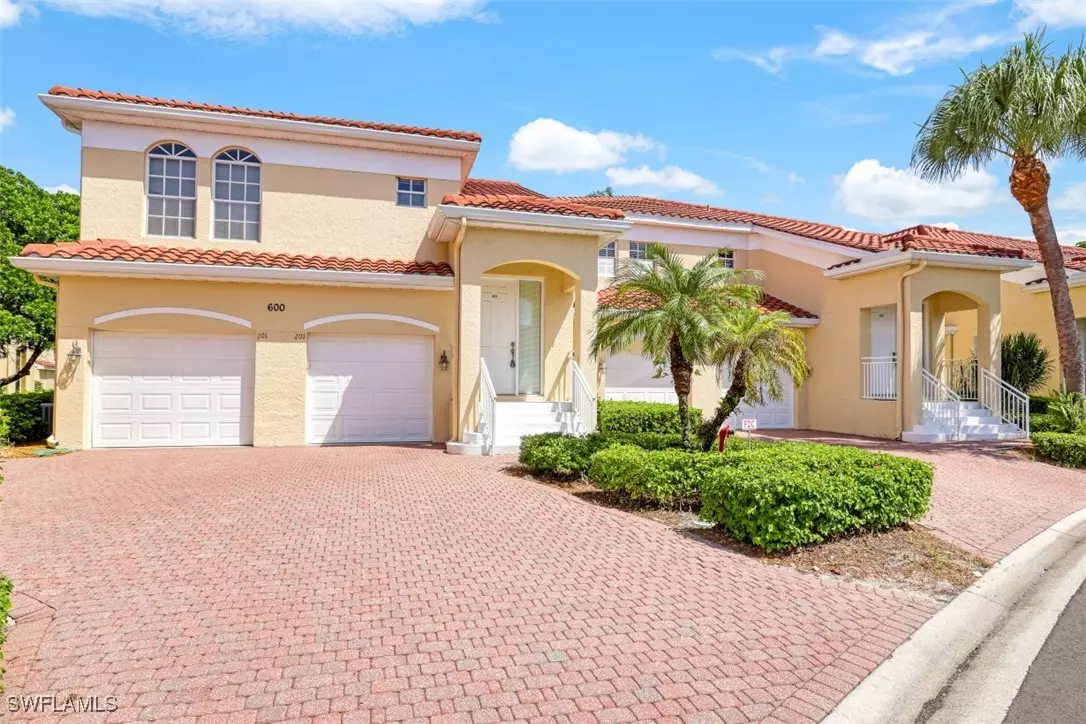 Naples, FL 34108,600 L Ambiance CIR #6