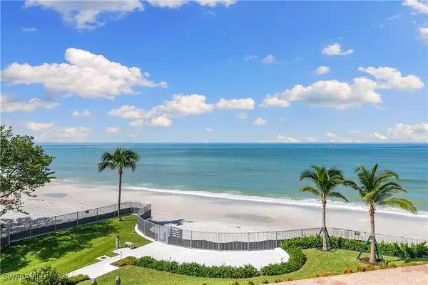 Naples, FL 34103,3401 Gulf Shore BLVD N #303