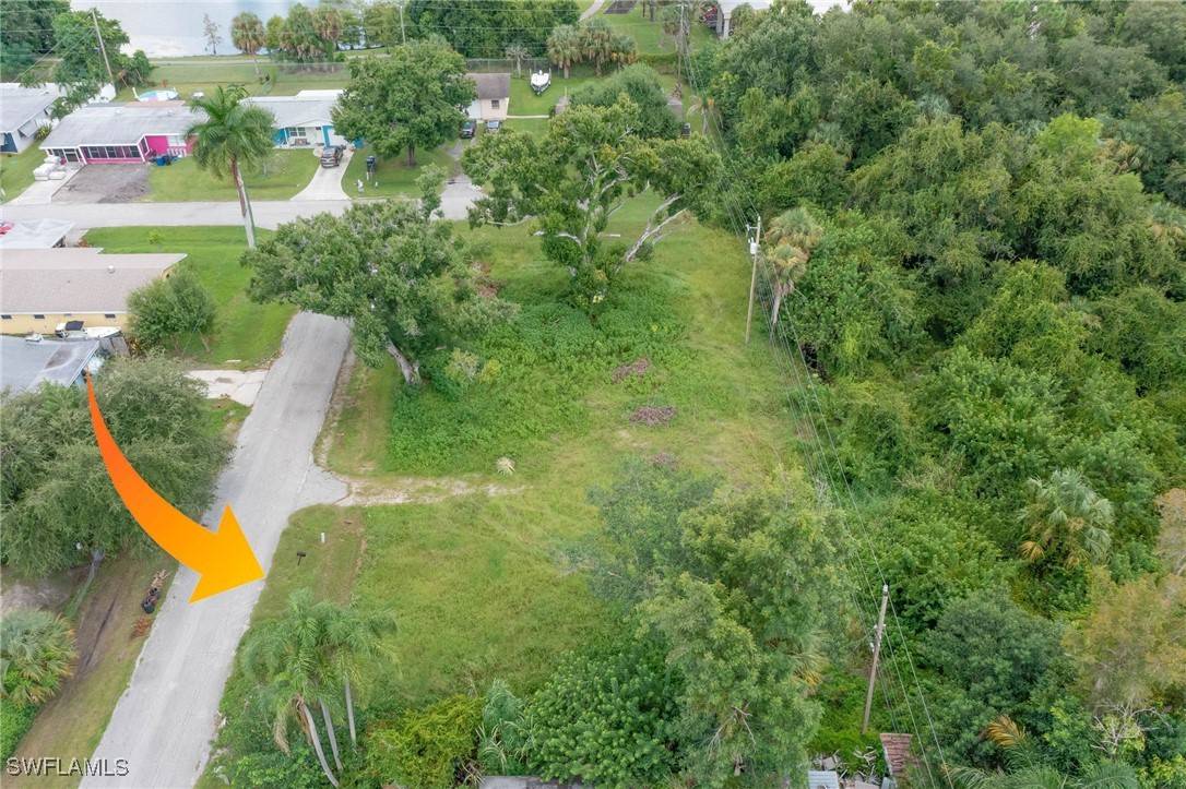 134, 138 Powell Creek CIR, North Fort Myers, FL 33917