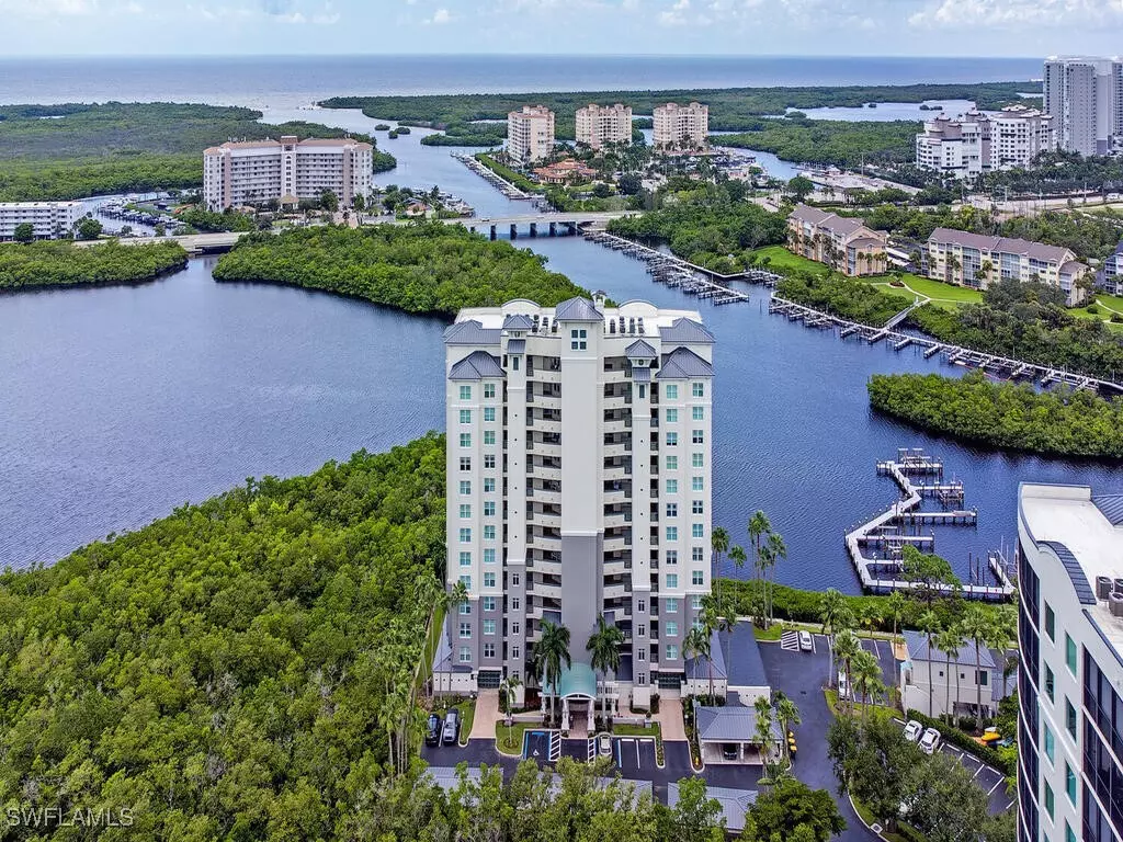 Naples, FL 34110,420 Cove Tower DR #202