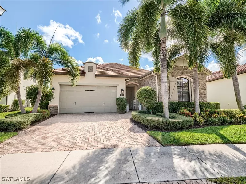 9290 Shadow Oak LN, Naples, FL 34120