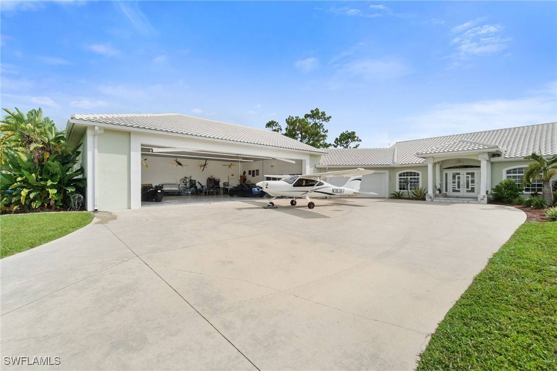18683 Baseleg AVE, North Fort Myers, FL 33917