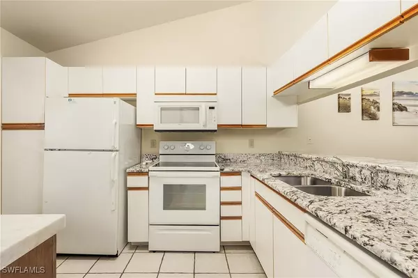 North Fort Myers, FL 33917,5731 Foxlake DR #6