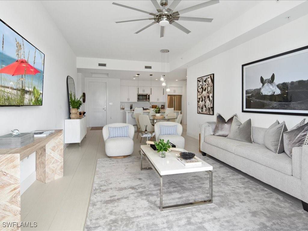 Naples, FL 34102,1111 Central AVE #317