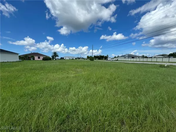 1054 NW 33rd PL, Cape Coral, FL 33993