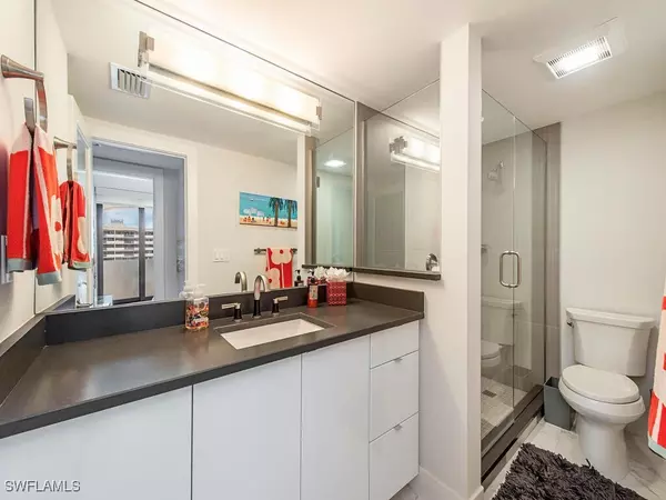 Naples, FL 34103,4001 Gulf Shore BLVD N #1102