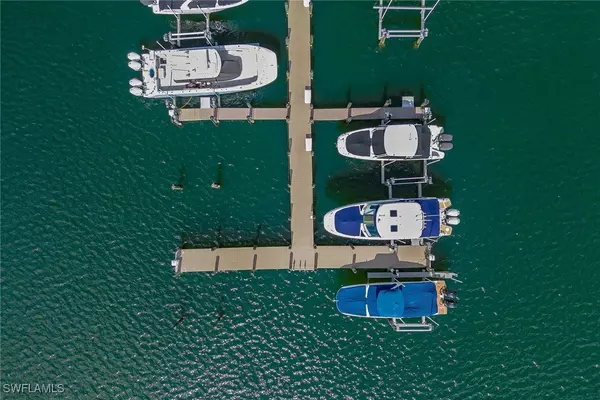 Naples, FL 34103,4090 Gulf Shore BLVD N