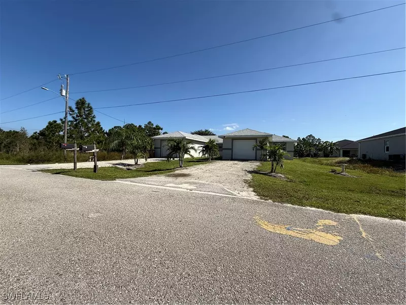 777-779 Bedford DR #779, Lehigh Acres, FL 33974