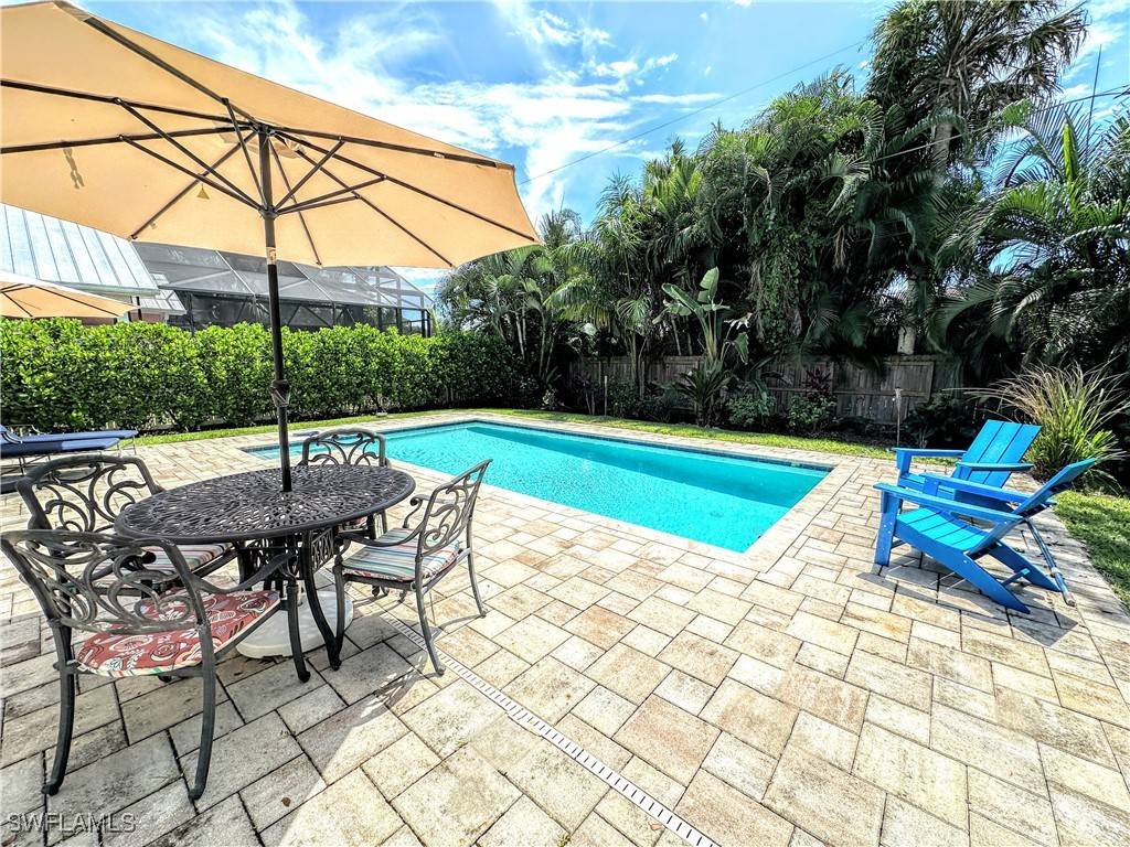 856 98th AVE N, Naples, FL 34108