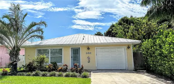 Naples, FL 34108,856 98th AVE N