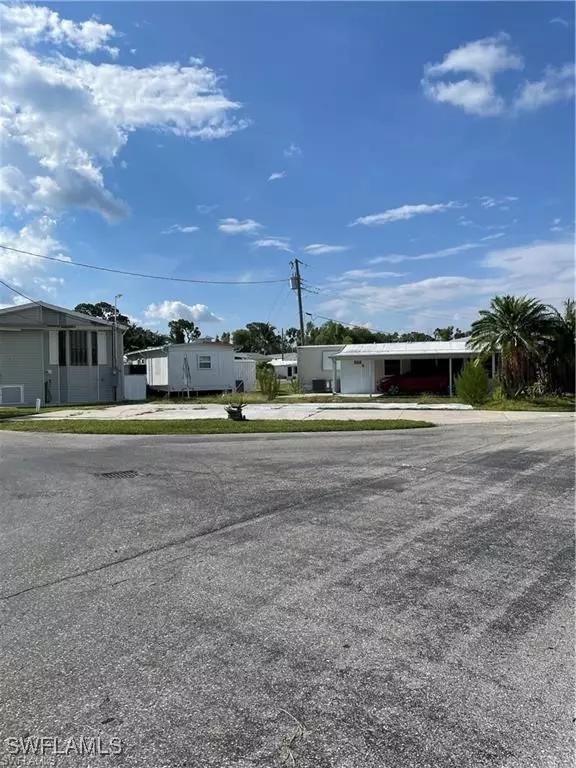 Estero, FL 33928,20720 Anchor DR