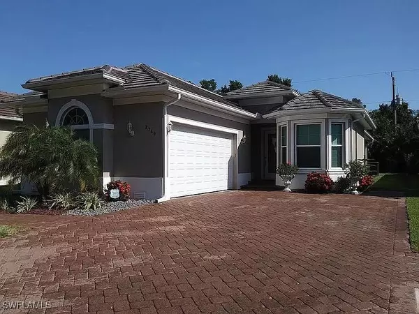 2769 Linda DR, Naples, FL 34112