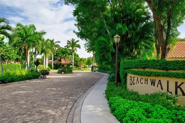 Naples, FL 34108,613 Beachwalk CIR #J-204