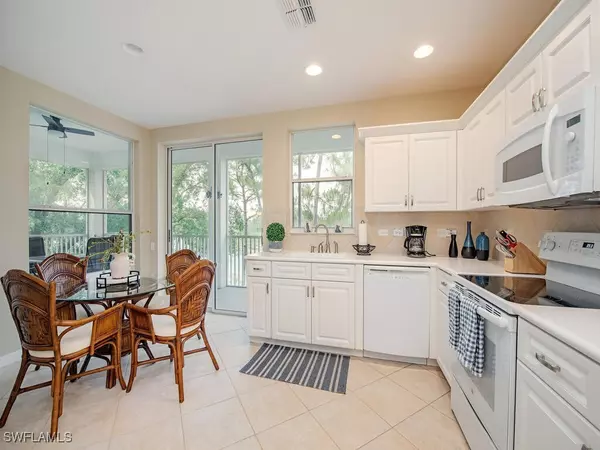 Naples, FL 34120,8217 Parkstone PL #1-301