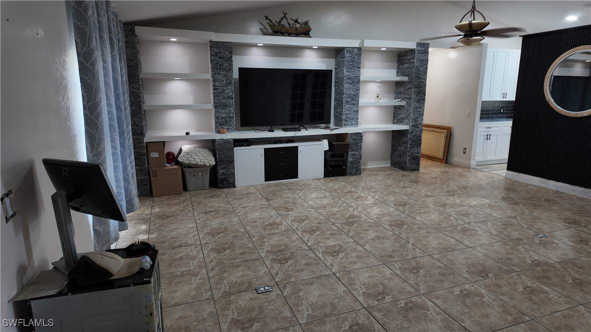 Lehigh Acres, FL 33971,3911 11th ST W