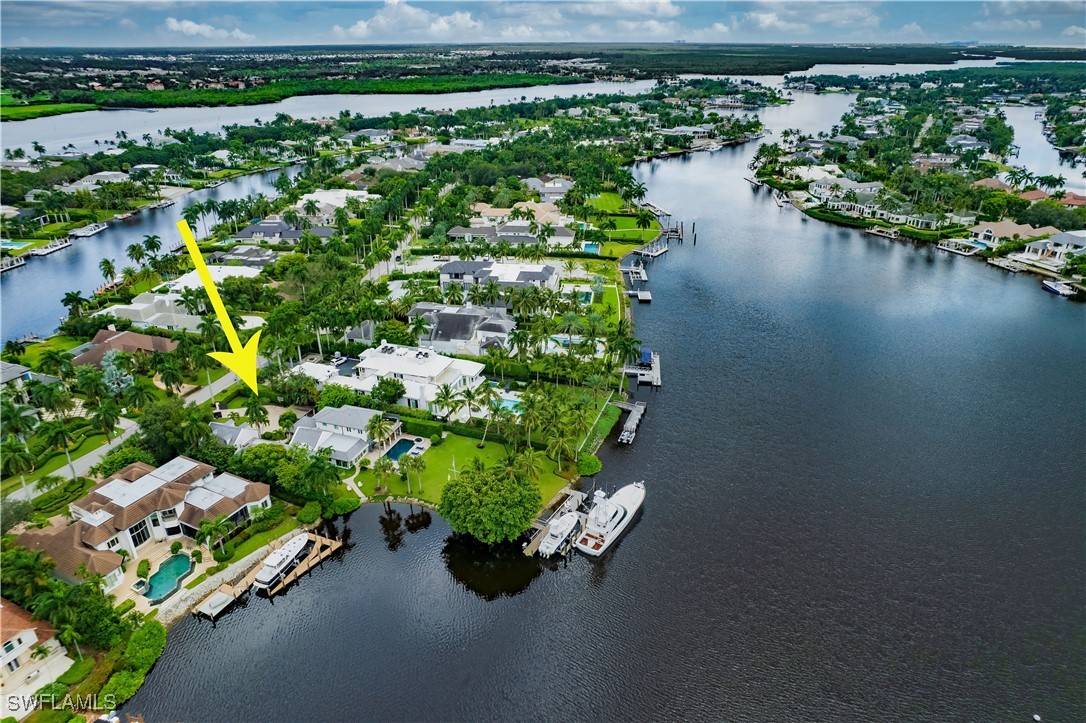 958 Spyglass LN, Naples, FL 34102