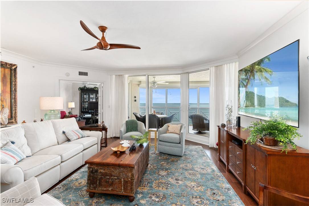 Naples, FL 34103,4021 Gulf Shore BLVD N #1903