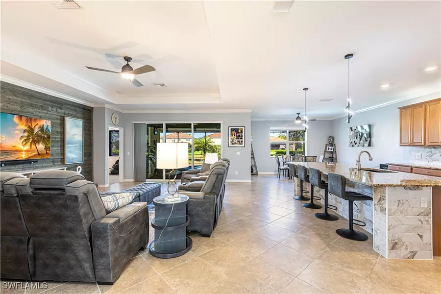 2251 Vermont LN, Naples, FL 34120