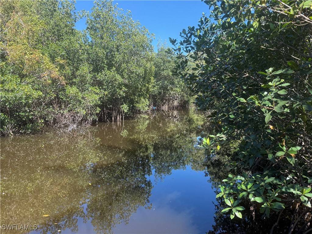 1063 Shadowlawn DR, Naples, FL 34104