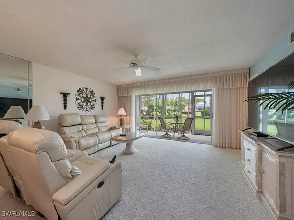 Naples, FL 34112,5980 Amherst DR #D102