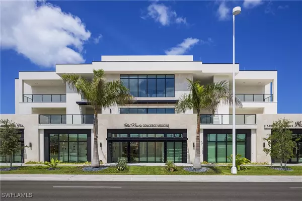 82 9TH ST S #205, Naples, FL 34102