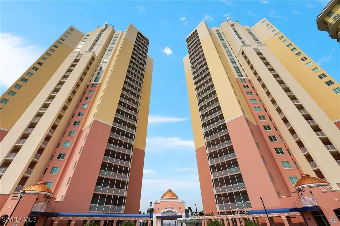 Fort Myers, FL 33916,2745 1st ST #113