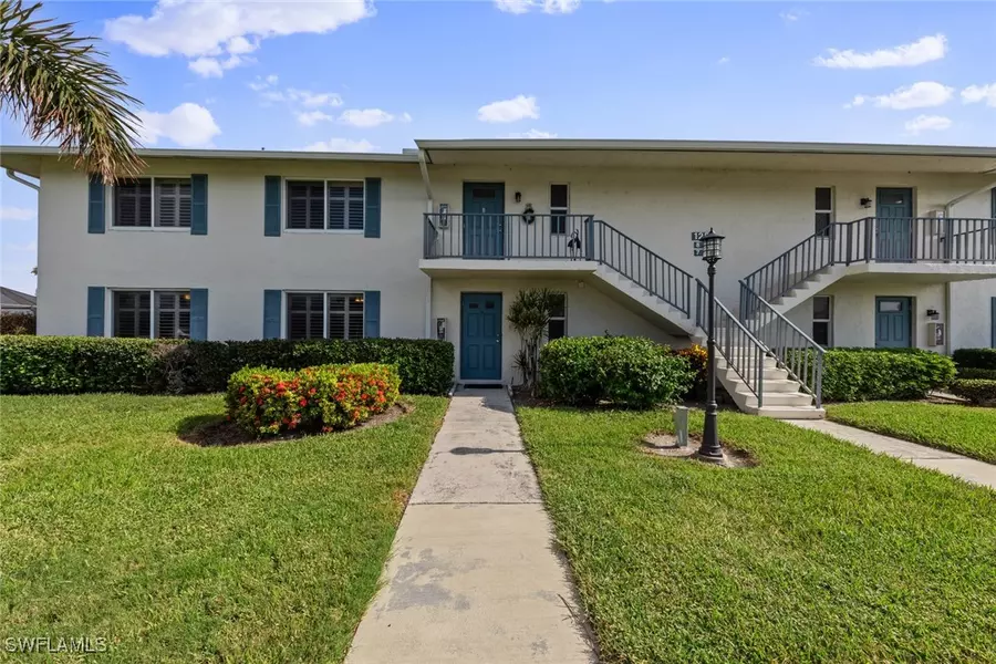 125 Penny LN #7, Naples, FL 34112