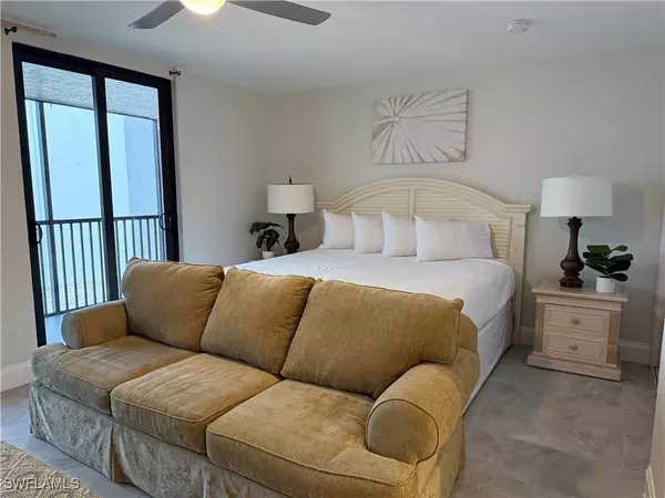 Sanibel, FL 33957,1501 Middle Gulf DR #I207