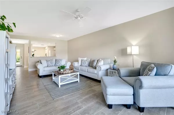 Naples, FL 34109,3027 Horizon LN #2407