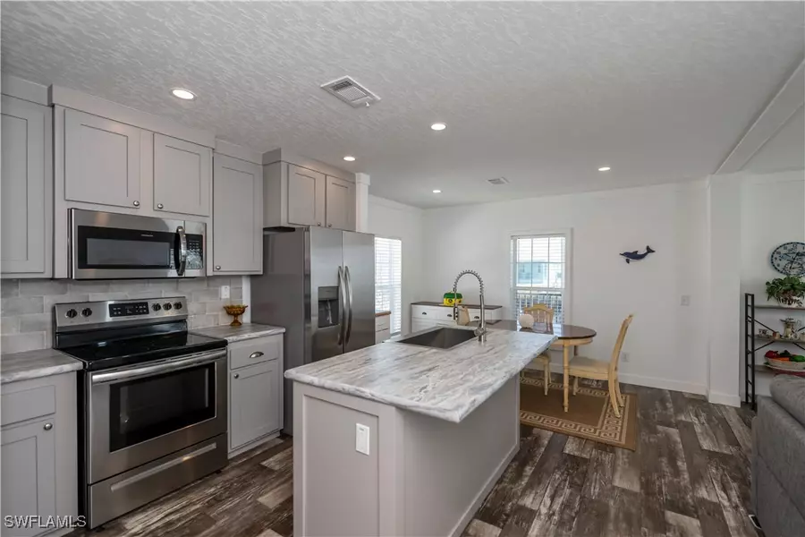 2738 Heron CT, St James City, FL 33956