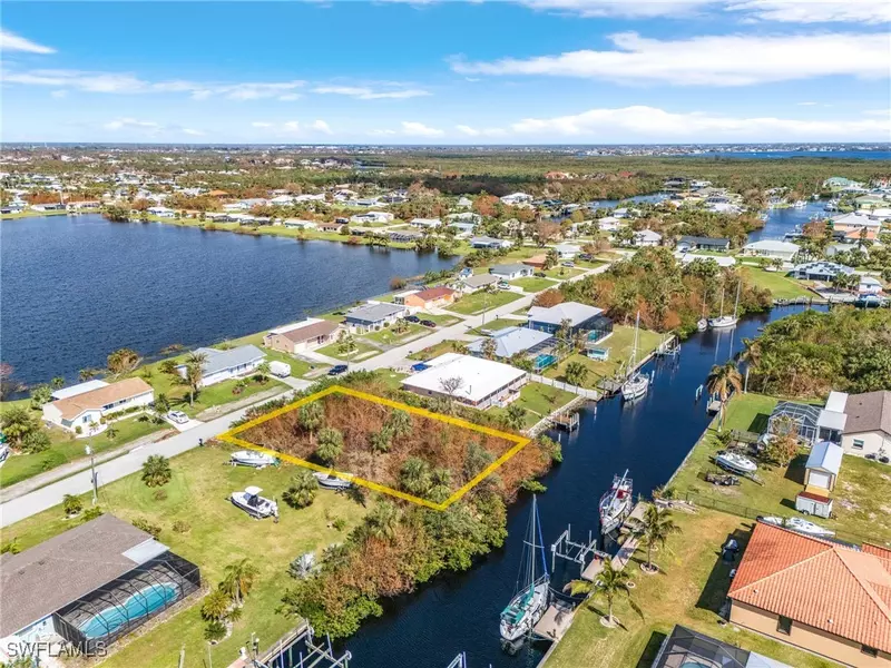 18826 Ashcroft CIR, Port Charlotte, FL 33948