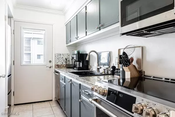 Naples, FL 34102,72 7th ST S #203