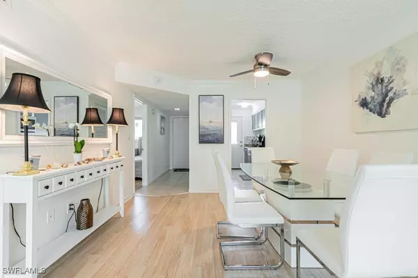 Naples, FL 34102,72 7th ST S #203