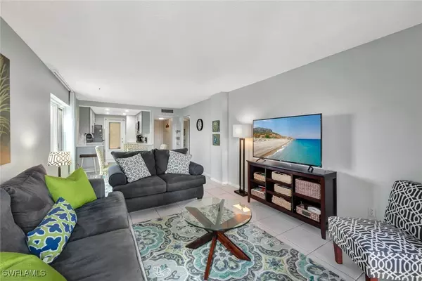 Naples, FL 34102,1300 Gulf Shore BLVD N #407