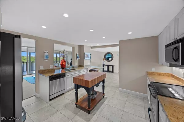 Naples, FL 34108,15 Bluebill AVE #103s
