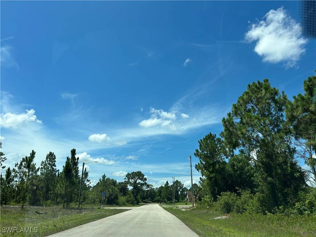 528 Brue AVE S, Lehigh Acres, FL 33974