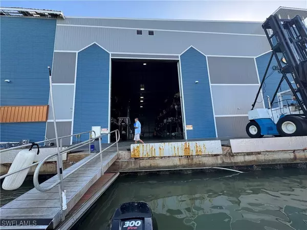 Fort Myers, FL 33908,15051 Punta Rassa RD