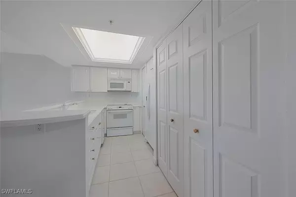 Naples, FL 34108,6849 Grenadier BLVD #603